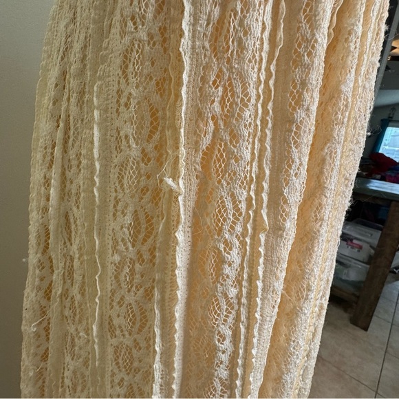 Solitaire Cream Scoop Neck Crochet Maxi Dress Size Medium - Picture 3 of 9